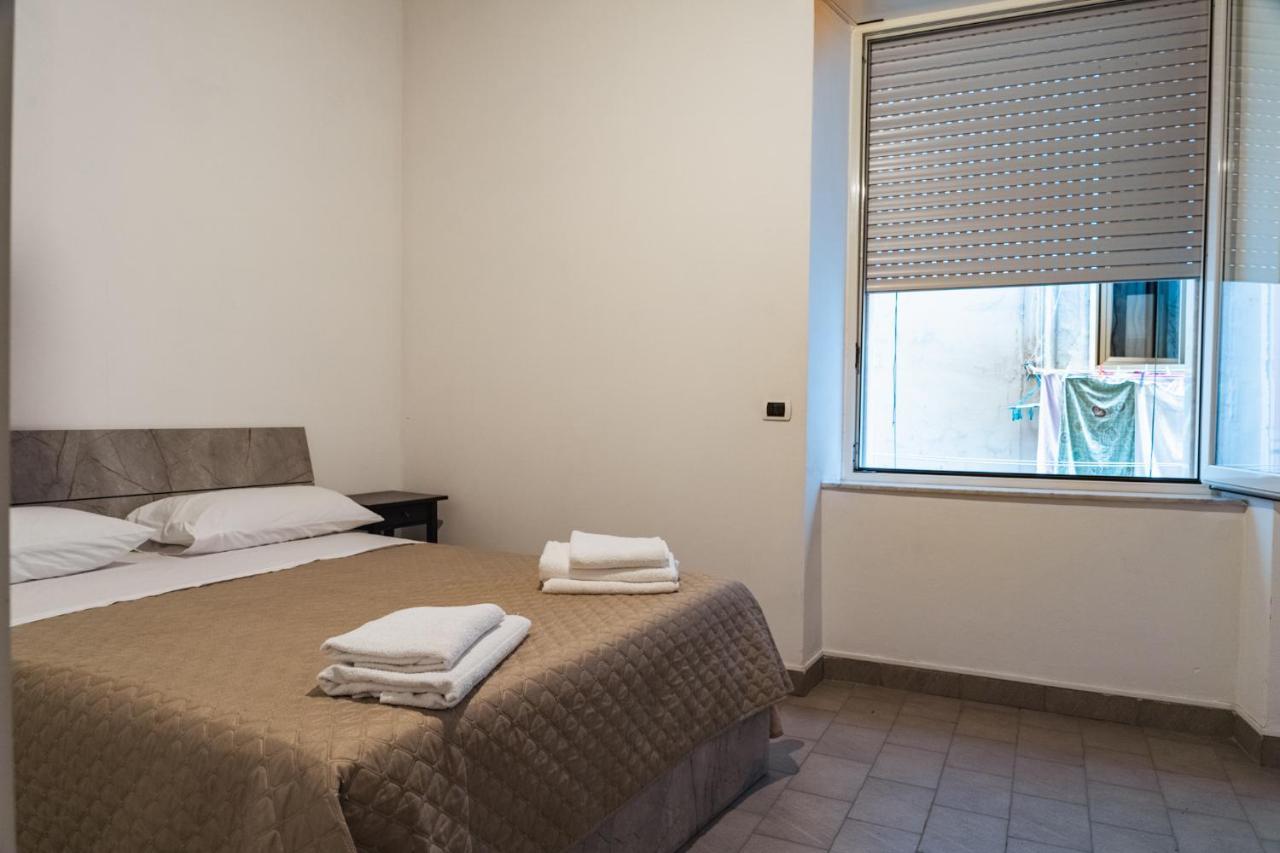 Appartamento In Pieno Centro Storico Con Terrazzo “O'Vicariello” Неаполь Экстерьер фото